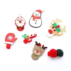 Lot de 7 barrettes de Noël festives avec motifs Père Noël, renne et bonhomme de neige
