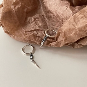 Minimalist S925 sterling silver hoop earrings with long spikes and polished chain pendants