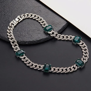 Collana cubana d'argento hip-hop con cinque gemme verde smeraldo e cristalli micro-pave