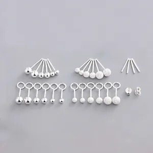 Set di orecchini a lobo in argento sterling 999 con finiture lucide e satinate per pelli