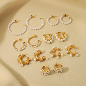Boucles D'oreilles Créoles En Forme De C Plaqué Or 18 Carats Acier Inoxydable Künstliche Perle Zircon Bijoux De Mode