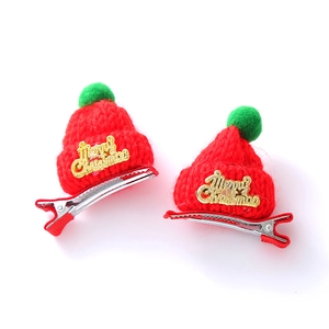 Weihnachts-Haarspangen mit gestrickten Mini-Mützen und Merry Christmas Aufschrift