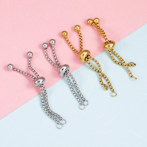 Verstellbare Ringketten aus Edelstahl in Gold und Silber mit Schiebeperlen-Detail
