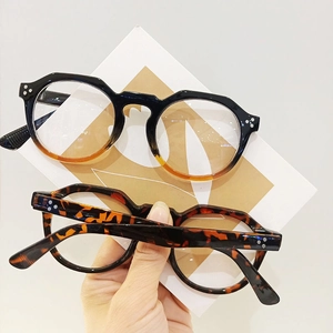 Blaulichtfilter-Brille im Retro-Rundformat in Schwarz-Verlauf und Schildpatt-Optik