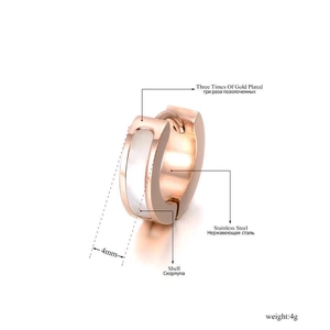 Boucles d'oreilles créoles en acier doré 18K avec incrustation coquillage blanc