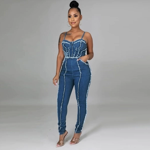 Body en jean bleu ajusté avec coutures à franges blanches et fines bretelles