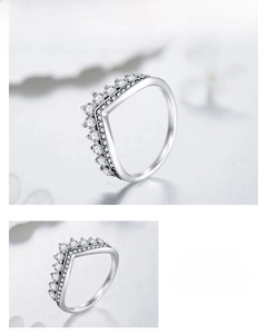 Detail of V-shaped crown ring with pavé-set zircons in S925 sterling silver finish