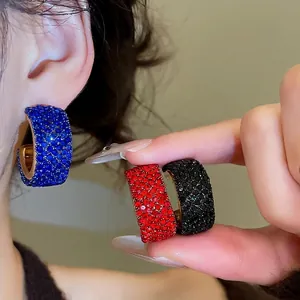 Retro geometric C-shaped crystal earrings in blue, red and black with gold plating
