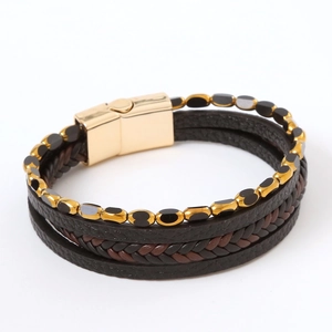 Bracciale multistrato da uomo in pelle con cinturini intrecciati e chiusura magnetica dorata