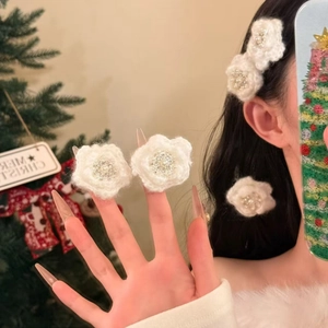 Knitted Wool Flower Hair Clip With Faux Artificial Pearl And Rhinestone Handmade Crocheted Duckbill Clip For Women Girls Winter