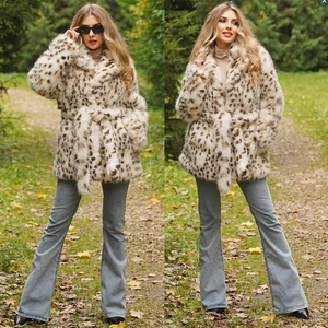 Faux fur leopard print midi coat with notch lapel and waist belt for winter fashion