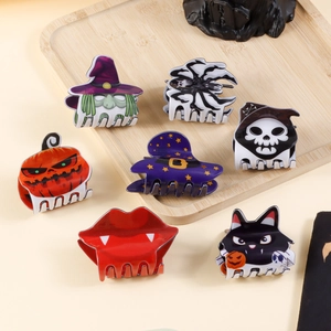 Lot de 7 pinces à cheveux Halloween avec citrouille, chauve-souris et fantôme sur plateau bois