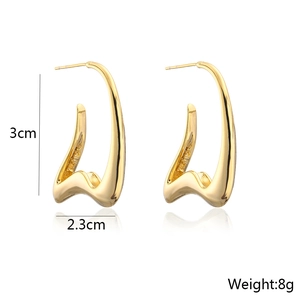 Irregular 18K gold plated wavy hoop earrings with size 3x2.3cm and weight 8g