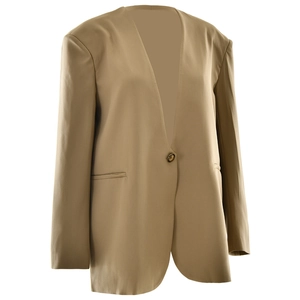 Detail of a khaki women's blazer featuring a sleek single-button closure and smooth fabric