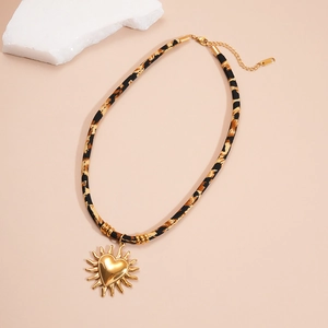 Collana retrò in acciaio inossidabile con cordino leopardato e pendente sole a cuore oro