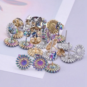 Orecchini a perno a girasole in acciaio inox 304 nei colori arcobaleno, oro e argento