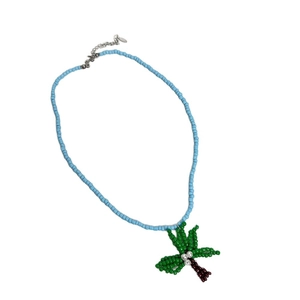 Collana bohémien di perline azzurre con ciondolo a forma di palma per le vacanze estive