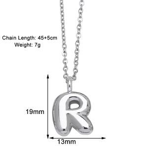 Detailed view of silver R-shaped alphabet pendant with 45+5cm curb chain specifications