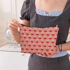 Borsa Per Cosmetici Con Stampa Ciliegie E Quadretti Gingham Pochette Trucco In Lino Fine Con Cinturino Da Polso Organizer