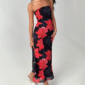 Elegant slim-fit strapless maxi dress with vintage red floral print on a black base