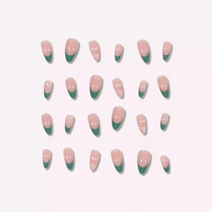 Faux ongles amande French en vert forêt et marbre rose avec finition brillante