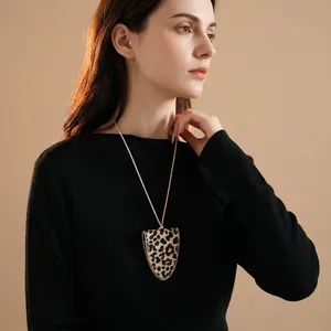 Luxury leopard print faux leather necklace pouch with magnetic closure for women