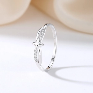 Minimalist S925 sterling silver four-pointed star ring with pavé cubic zirconia