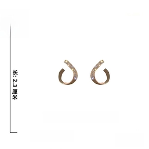 Detail view of C-shaped rhinestone earrings with 925 silver needles and dimensions