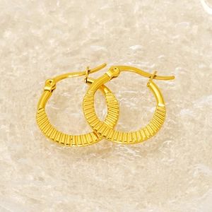 Classic 18k gold plated stainless steel hoop earrings with elegant textured radial grooves