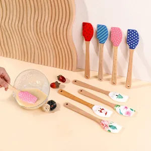 Silicone Spatula With Wooden Handle Food Grade Cream Scraper Butter Spreader For Kitchen Baking Christmas Fruit Patterns