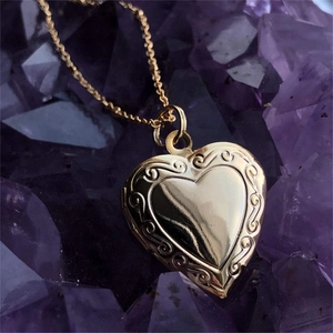 Heart Locket Necklace Stainless Steel 18K Gold Plated Openable Vintage Engraved Heart Photo Pendant For Women