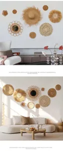 Detail van handgemaakte rotan wanddecoratie set met boho natuurlijke plantenvezels texturen