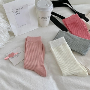 Colorful cotton ribbed crew socks for women in pink and white for casual wear