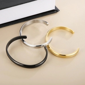 Brazaletes minimalistas de acero cepillado de 6 mm en color plata, dorado y negro
