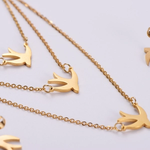 Retro gold swallow bird pendant necklace with minimalist chain for women