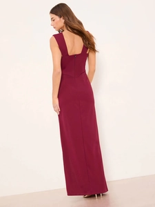 Elegantes burgunderrotes rückenfreies Maxi-Satin-Kleid mit Schlitz und Karree-Ausschnitt