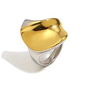 Bague torsadée bicolore avec surface ondulée dorée et anneau en argent poli