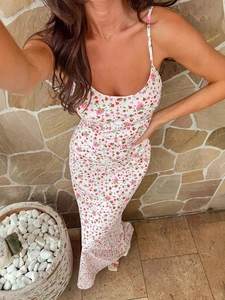 Floral print maxi dress with spaghetti straps and slim fit for summer beach vacation