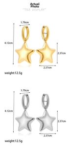 Detailed size measurement view of gold and silver star pendant earrings in 4.12cm height