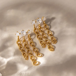 Boucles d'oreilles élégantes à franges en acier inoxydable doré 18 carats avec zircons
