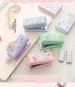 Mini cucitrice carina in colori pastello con punti 24/6 coordinati per scuola e ufficio