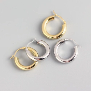 Ensemble créoles en acier titane doré 18 carats et argenté poli pour femmes style épuré