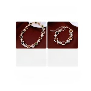 Dimensions détaillées et matériaux de l'ensemble de bijoux vintage perles et pierres