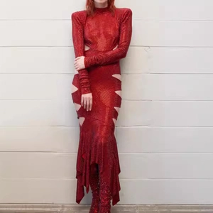 Robe Maxi Sexy À Paillettes Rouges Avec Manches Longues Et Taille Évidée Ourlet Sirène Irrégulier Soirée Élégante Glamour