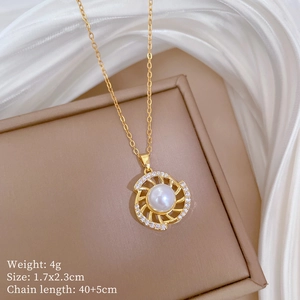 Detailed view of titanium pearl necklace showing dimensions 1.7x2.3cm and 40+5cm chain length