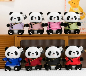 Peluche panda en costumes traditionnels chinois Tang de différentes couleurs en décor