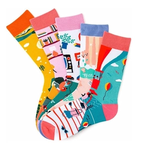 Colorful illustration cotton crew socks featuring hot air balloons and creative patterns