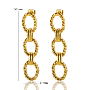 Fashionable gold twist link chain earrings with geometric oval rings and 50mm drop