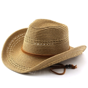 Chapeau de cowboy classique en paille avec bord incurvé et mentonnière réglable sur blanc