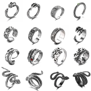 Set de anillos punk retro de aleación con diseños de serpiente, garra de águila y corona